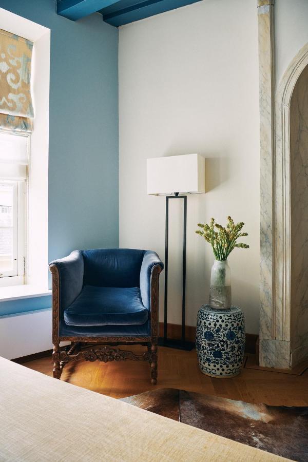 Prinsenhof Groningen Ngoại thất bức ảnh A blue chair